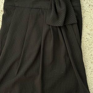 Gap wrap around skirt with cute bow.